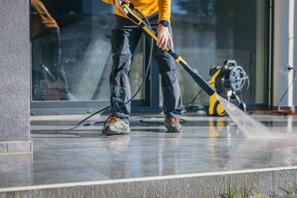 Best Pool Deck Cleaning in East Camden, AR